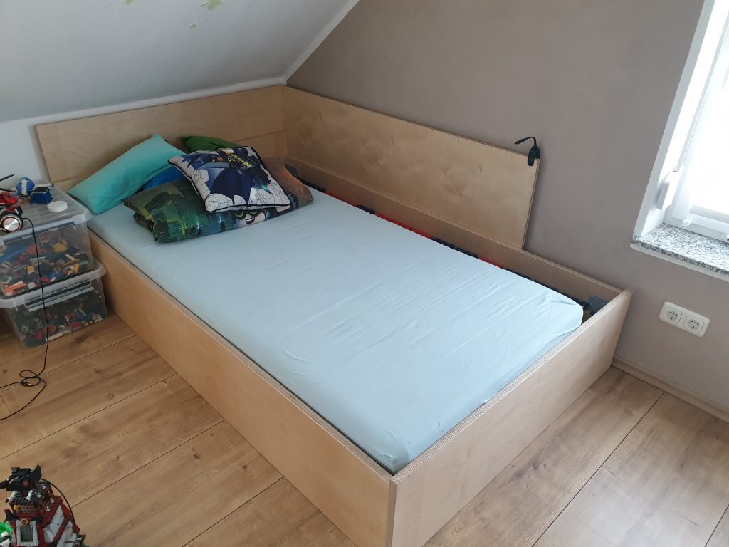 Ein neues Bett im Kinderzimmer